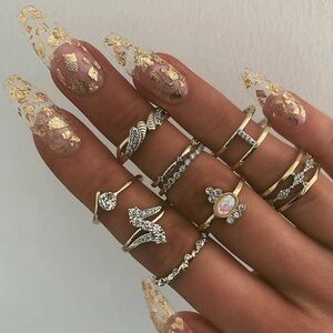 **KEILANI* 9-Pc Gold x Rhinestone Fashion Ring Set